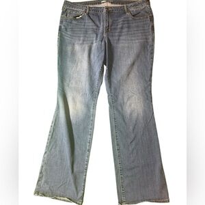 ❤️ Old Navy Women's Kicker Bootcut Mid-Rise Jeans in Light Blue Size 18